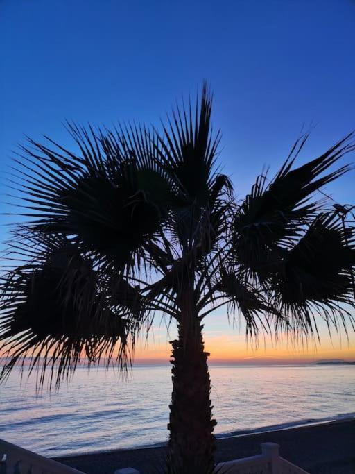 Atico Fresco Y Luminoso Con Aparcamiento Privado Apartman Nerja Kültér fotó